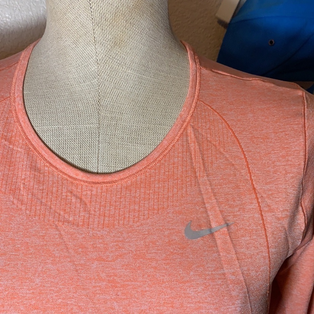 Nike - Picture 7 of 9